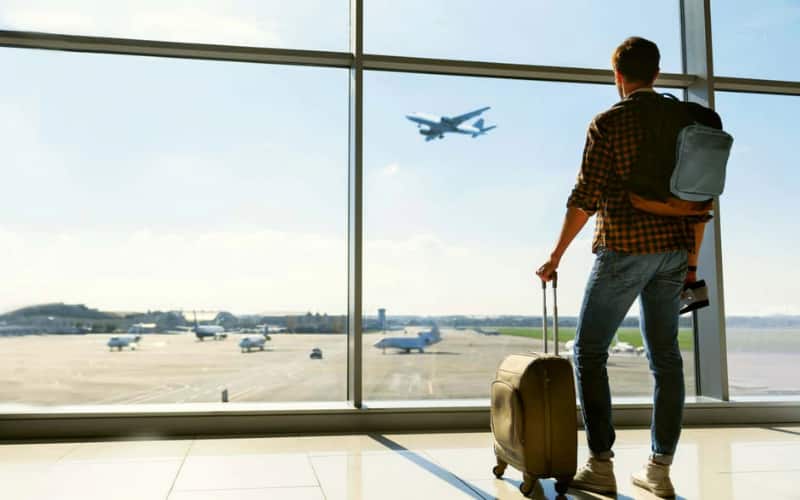 Can felons travel to Canada